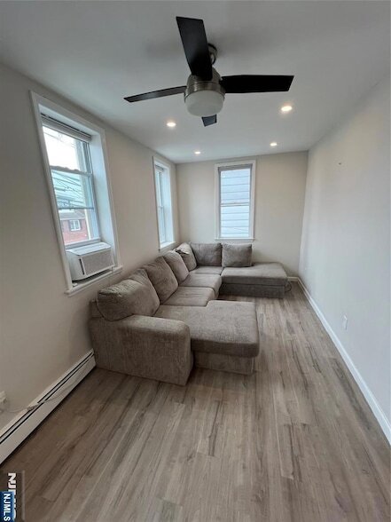 Foto del edificio - 57 Belmont Ave