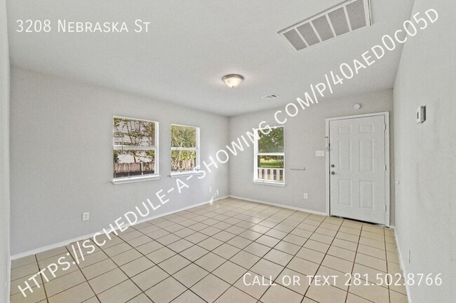 Foto del edificio - 3208 Nebraska St
