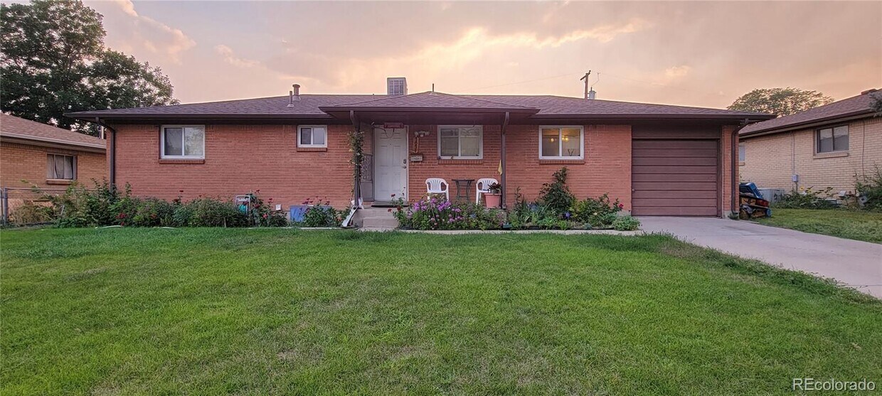 Primary Photo - 7051 Beacon Way