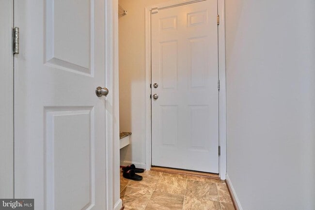 Building Photo - 7863 River Rock Way