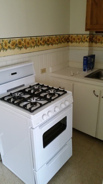 Building Photo - 108 Adams Ave