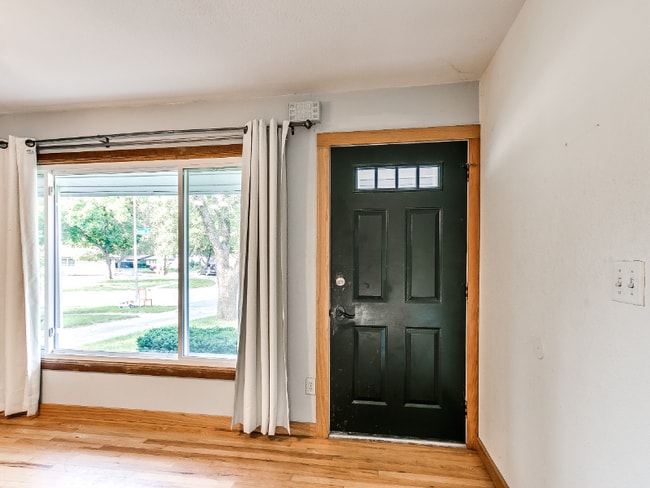 Foto del edificio - 2204 Melrose Ave