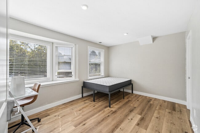 5BR, 3BA - 1,486SF - Primary Bedroom - 2620 Regent