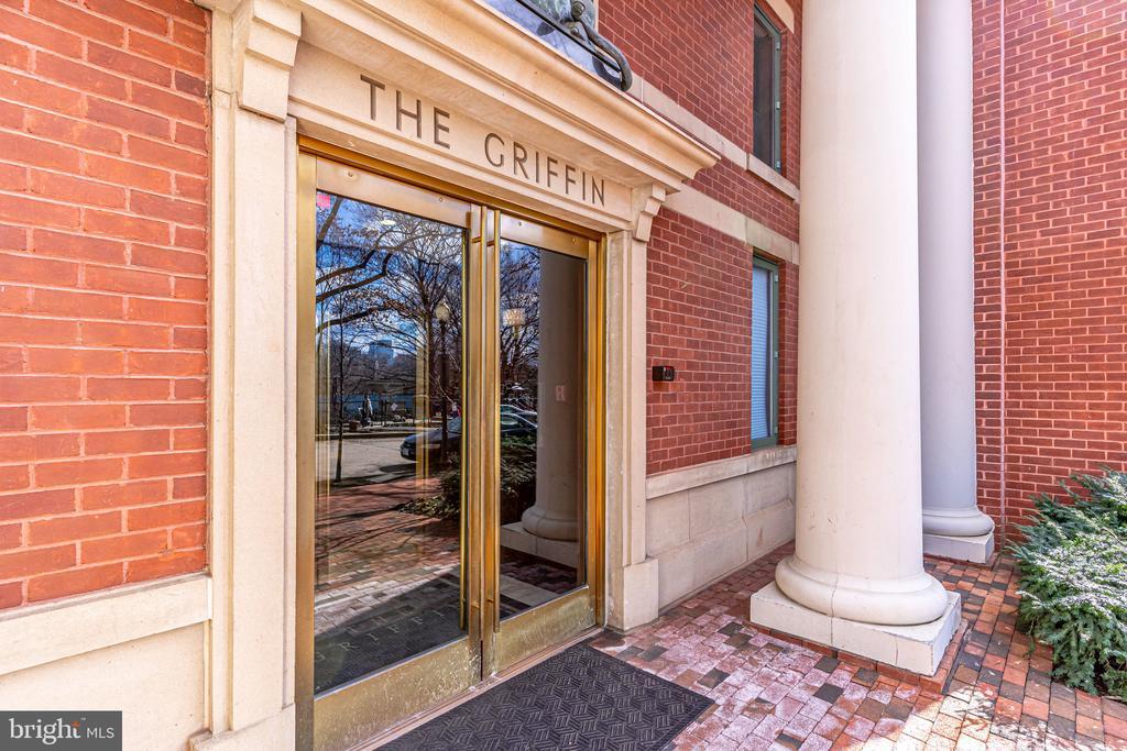 Foto principal - 955 26th St NW