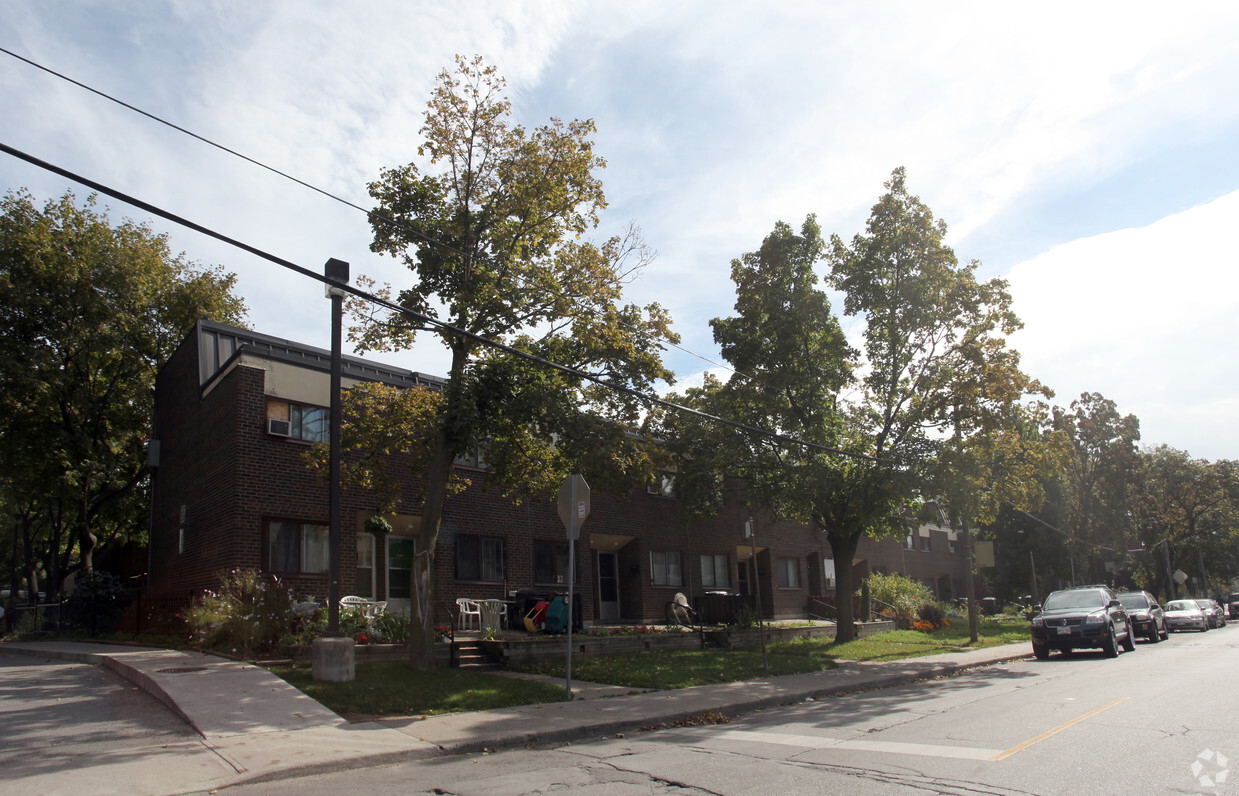 Building Photo - Pelham Park Gardens