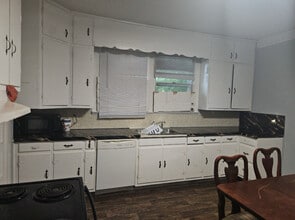 Building Photo - 309 3rd St