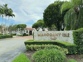Building Photo - 10521 Mahogany Key Cir
