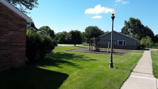 Building Photo - 735-739 S Main St