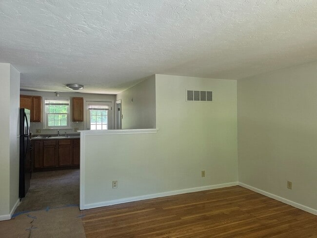 Building Photo - 38 Cobb Dr