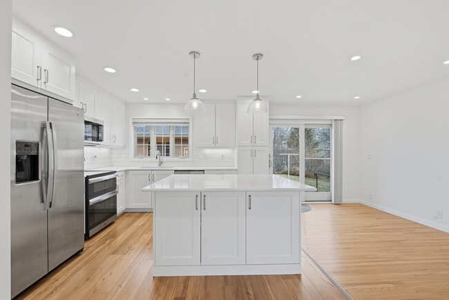 Building Photo - 3505 Martin Dr