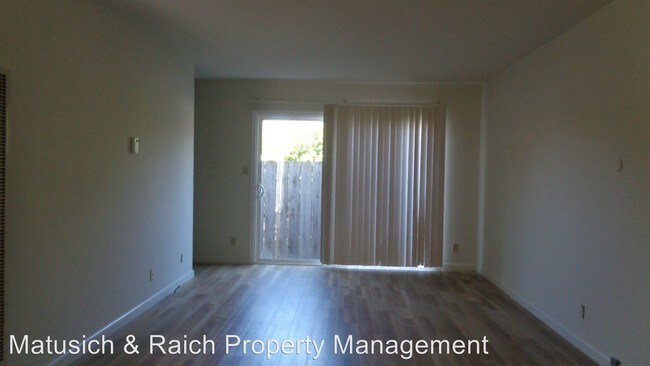 Building Photo - 3 br, 1.5 bath Apartment - 1150 Pierce St.