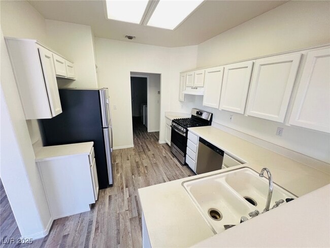 Building Photo - 10816 Clear Meadows Dr