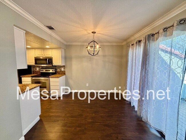 Foto del edificio - 10151 Arrow Route