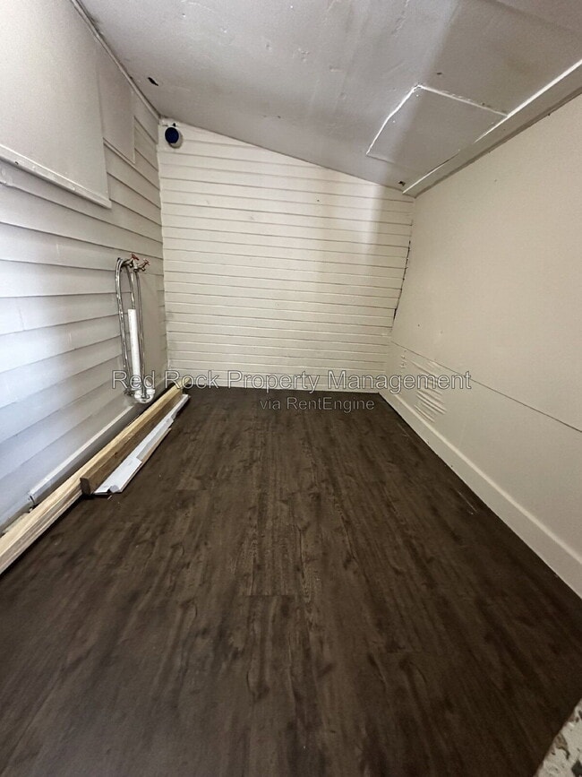 Foto del edificio - 171 1/2 Linn Street