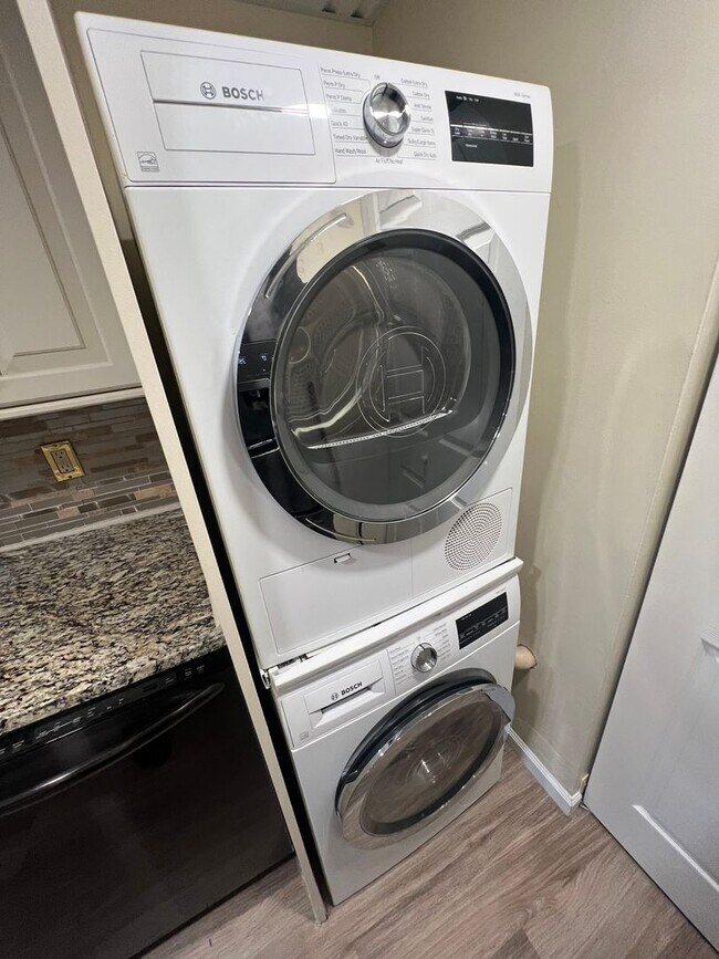 Foto del edificio - Updated Wyomissing 2 bedroom condo