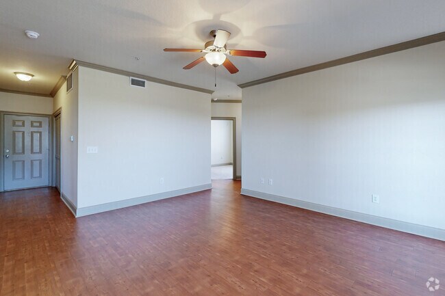 2BR, 2BA - 1194SF - Sala de estar - The Lakes At Turtle Creek Apartment Homes