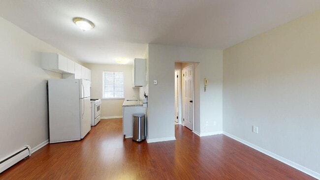 Building Photo - 378 Valley St
