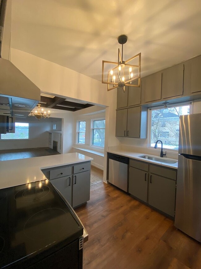 Building Photo - Illinois Duplex