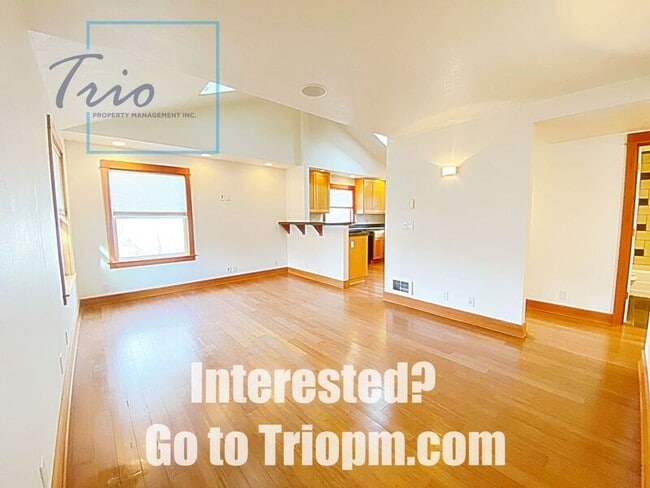 Photo - 1843 Moss St House