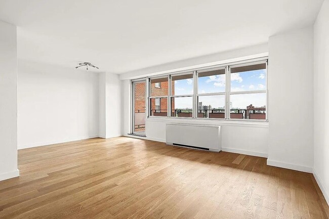 Foto del edificio - 135 Ocean Pkwy