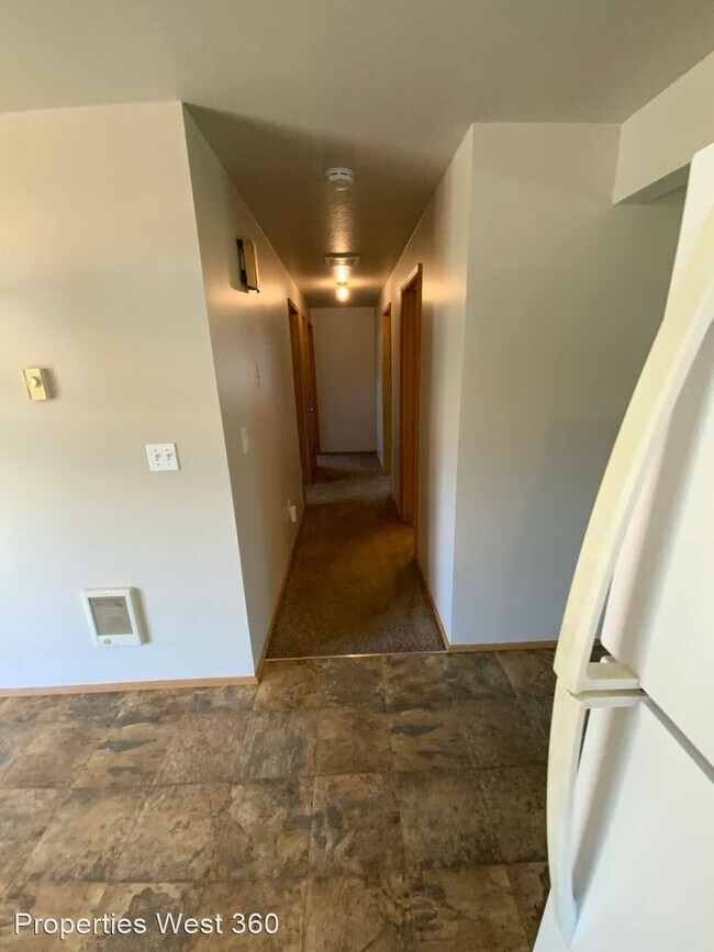 Building Photo - 3 br, 2 bath House - 2179 Dahlia St.