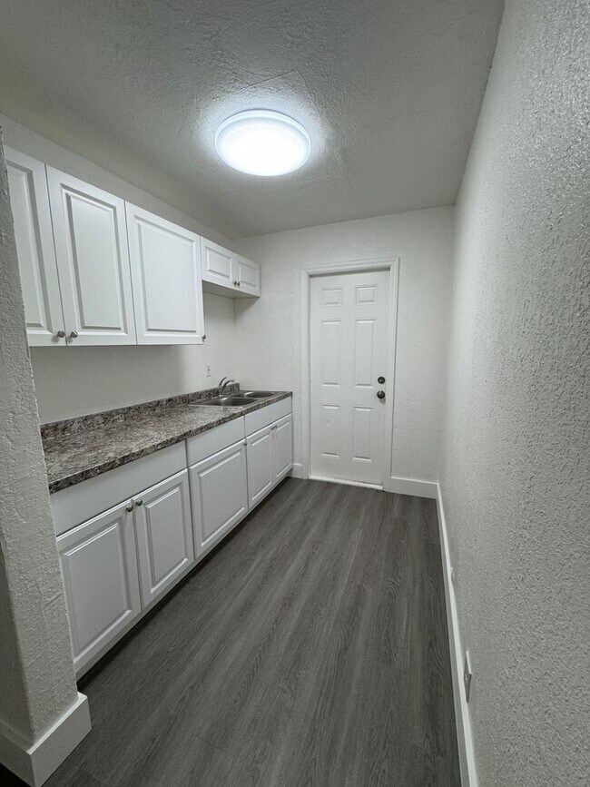 Foto del edificio - 3041 Second Street