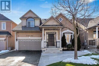 Building Photo - 55 Santina St