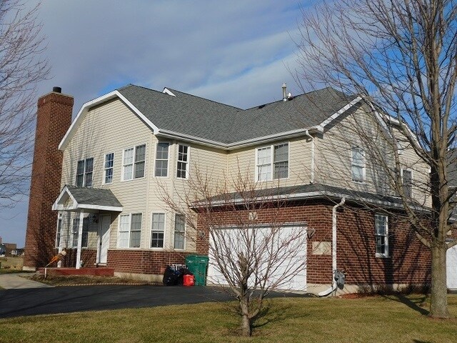 Primary Photo - 2516 Alpha Ct E
