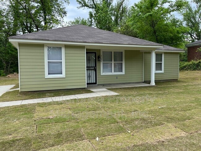 Photo - 3194 University St House