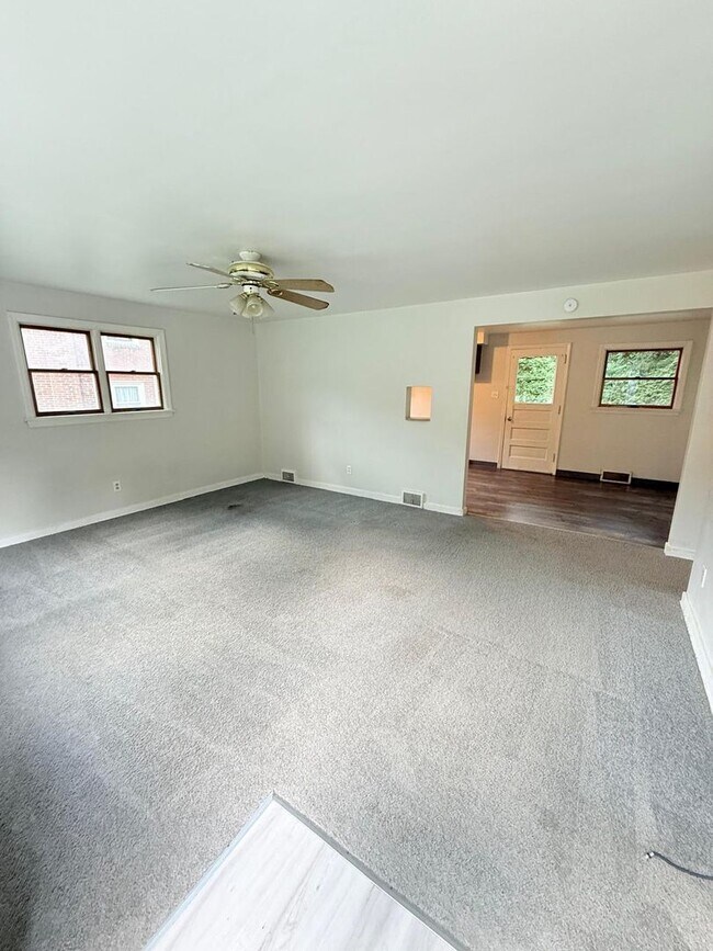 Photo - Freshly updated 4BD 1.5BA in Verona!!! House