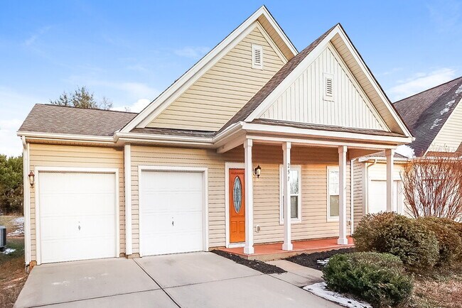 Foto del edificio - 257 Ranlo Ave