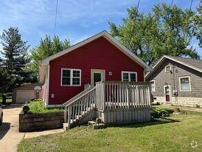 Building Photo - 107 E Poplar St