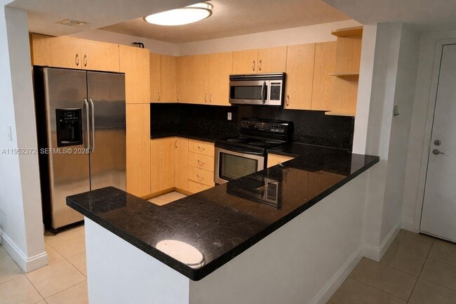 Foto del edificio - 2750 NE 183rd St