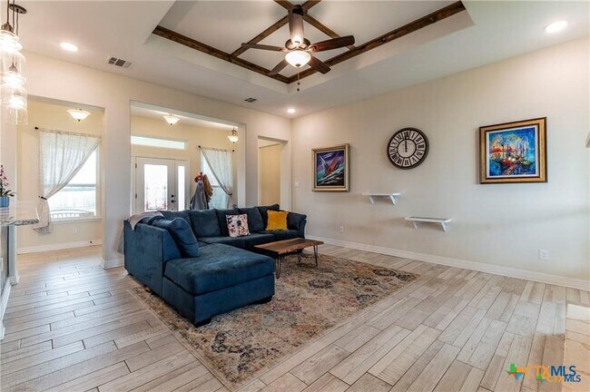 Foto del edificio - 8119 Green Hill Dr