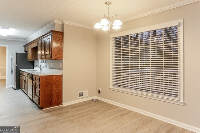 Building Photo - 5132 Clearwater Dr SW