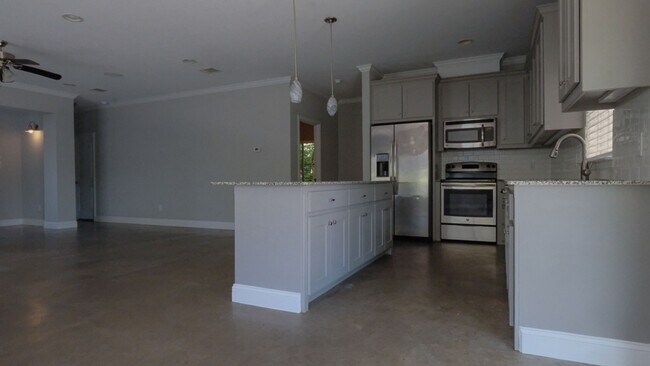 Foto del edificio - TCU AREA RENTAL