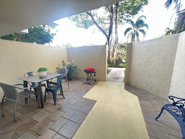 Foto del edificio - Furnished 2 bedroom 2 Bath condo in a Wond...