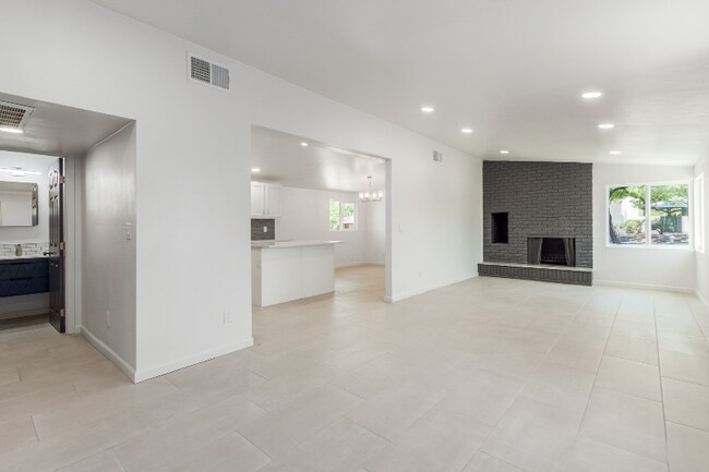 Building Photo - 2110 N Highland Ave