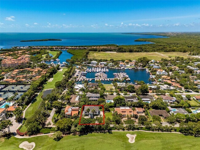 Foto del edificio - 6220 SW 144th St