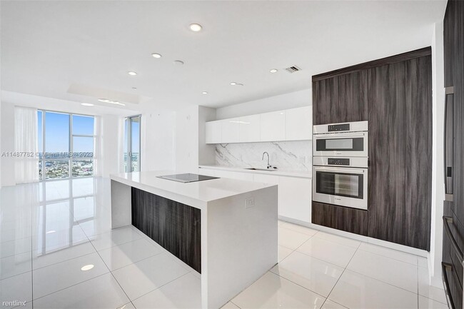 Foto del edificio - 3 br, 4 bath Condo - 851 NE 1st Ave Unit 4001