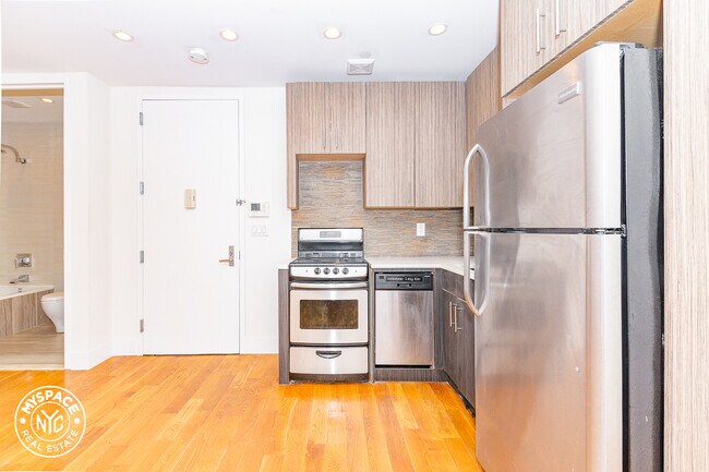 Building Photo - 879 Bergen St