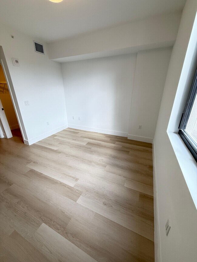 Foto del edificio - 2533 NE 183rd St