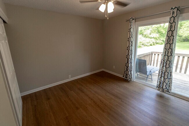 Building Photo - 105 N Garth Ave