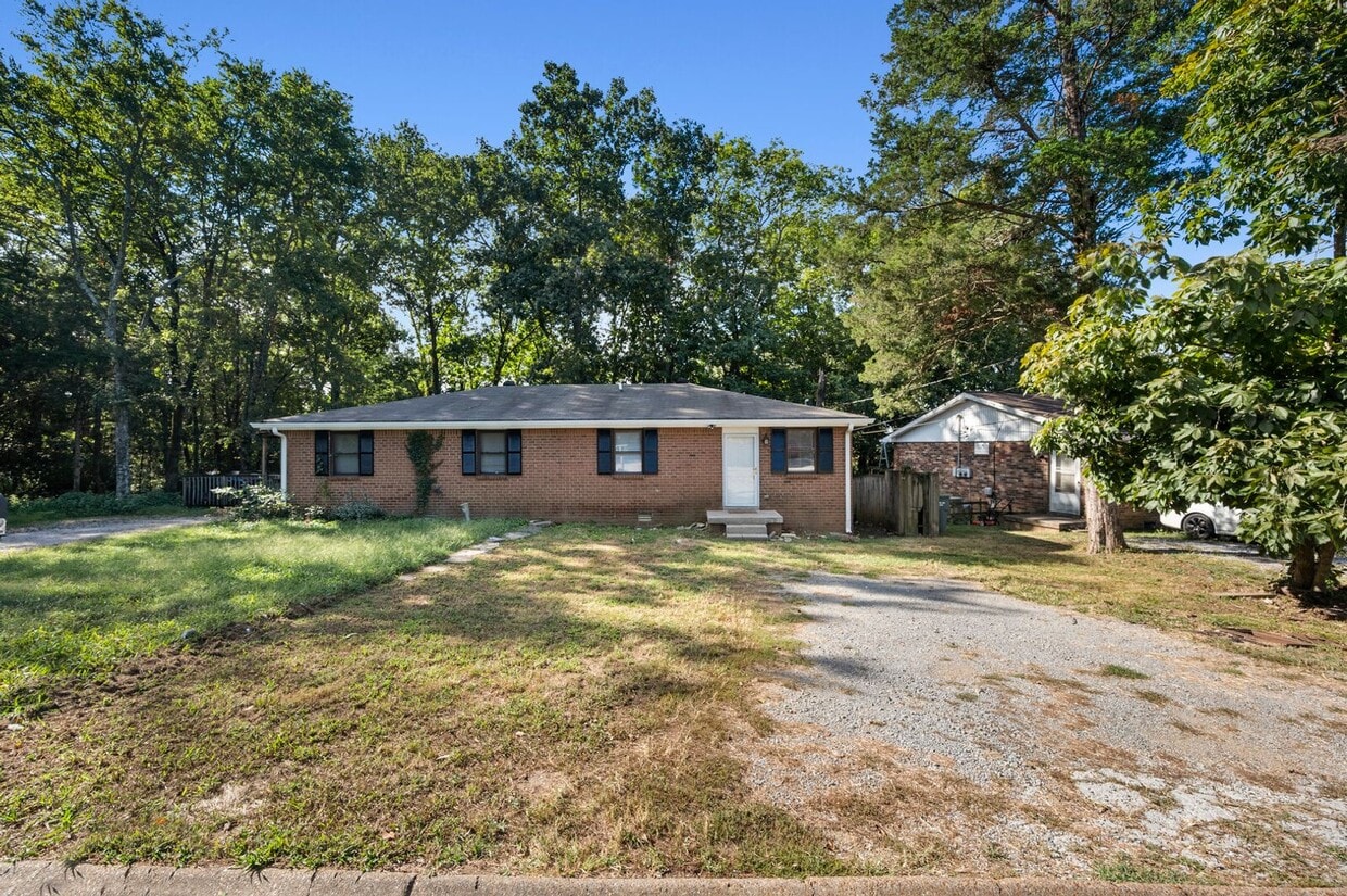 4432-4434 Central Valley Dr - 4432-4434 Central Valley Dr