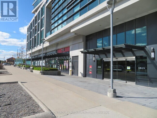 Photo du bâtiment - 3985-3985 Grand Park Dr