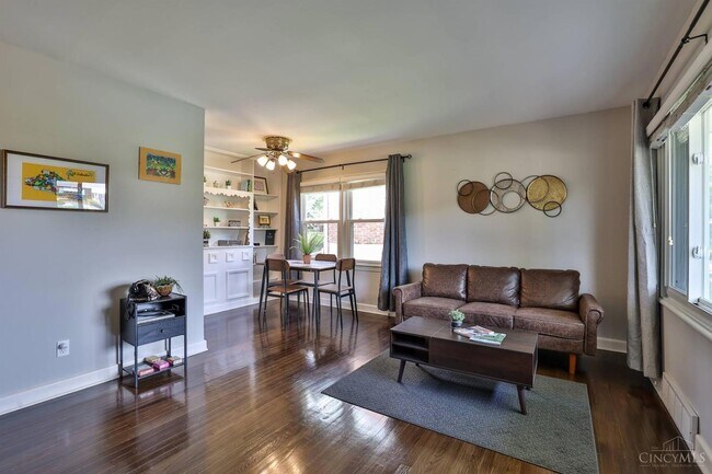 Foto del edificio - 8651 Wicklow Ave