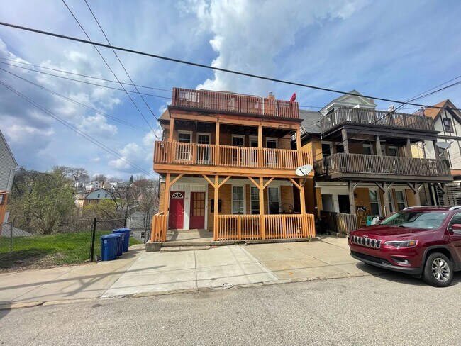 Building Photo - 406 Grace St