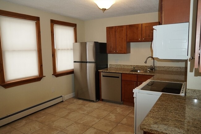 Foto del edificio - 61 Plain St