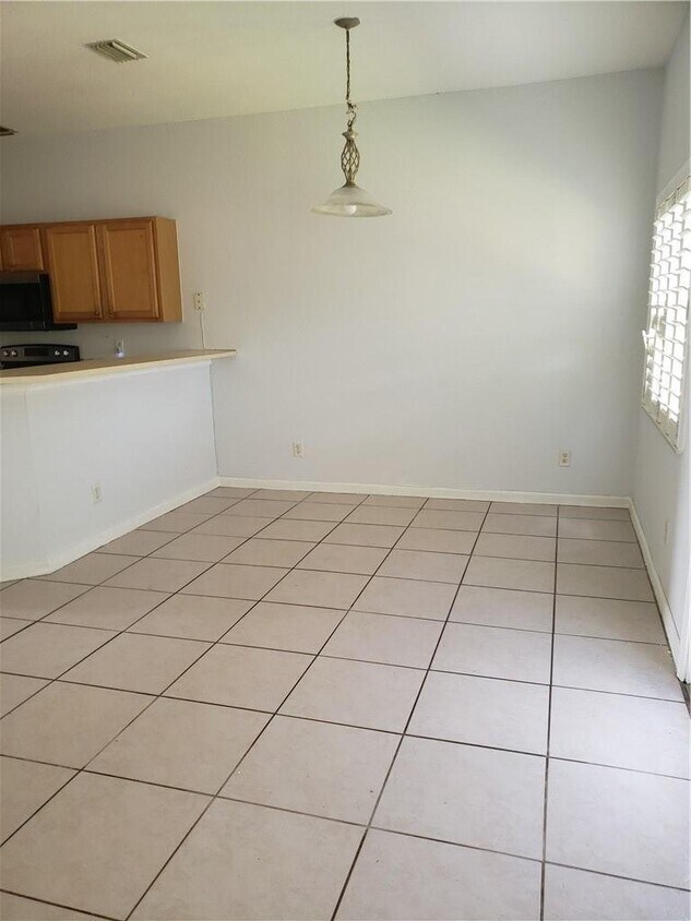 Building Photo - 2352 Coral Springs Dr