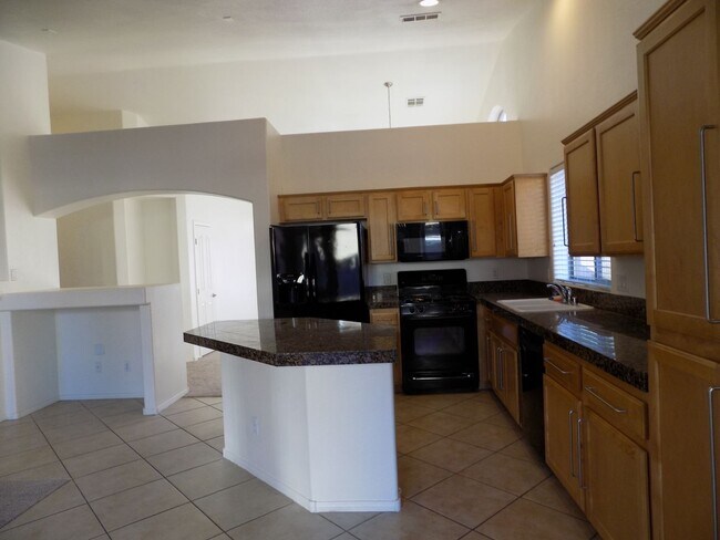 Foto del edificio - Single Story 4 Bedroom